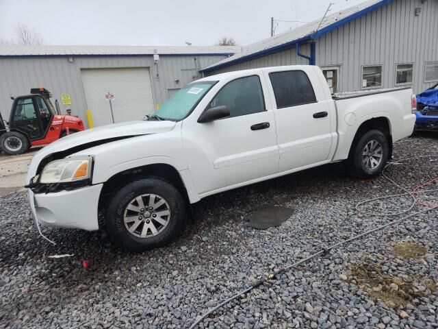 Mitsubishi Raider