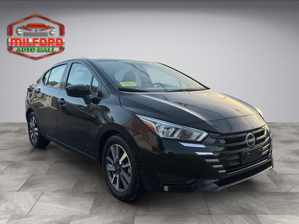 2023 NISSAN Versa