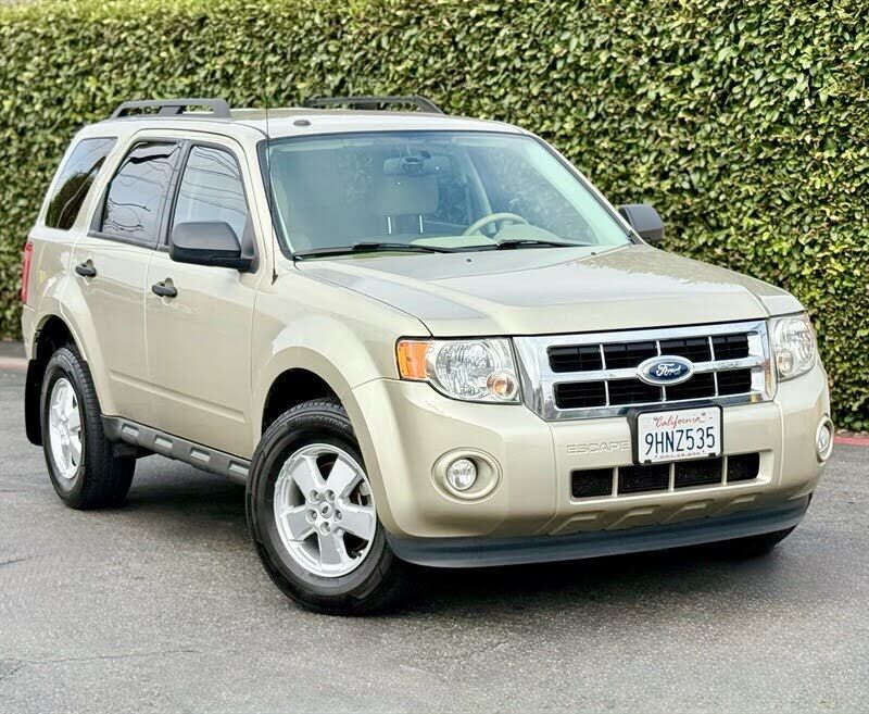 2011 FORD Escape