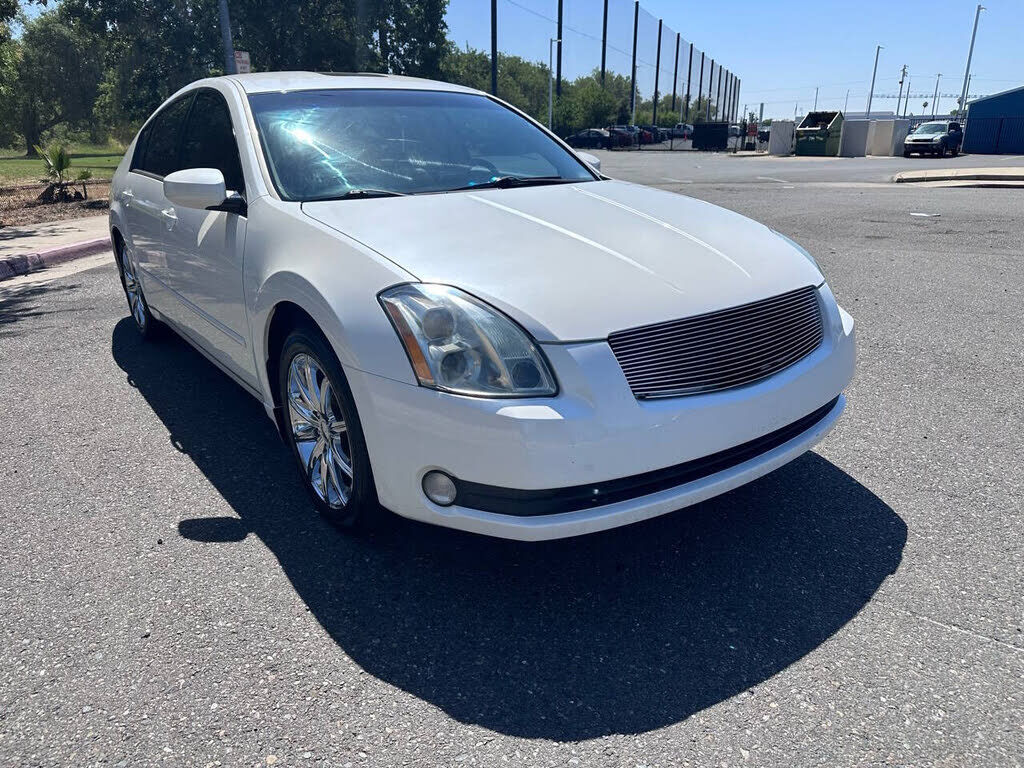 2005 NISSAN Maxima