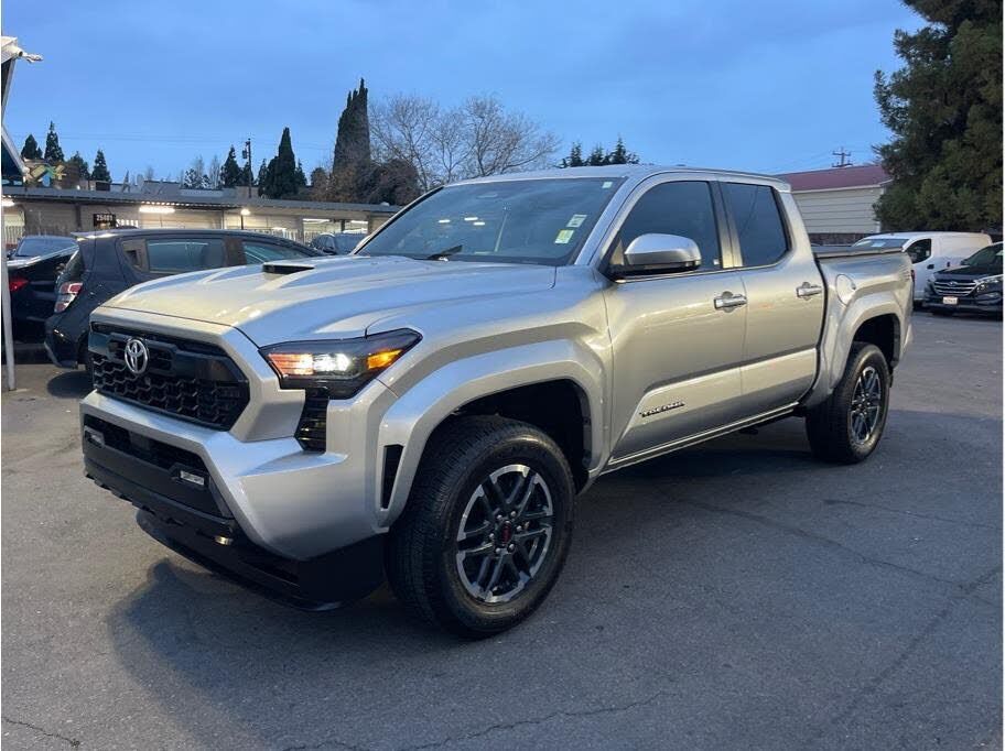 2025 TOYOTA Tacoma