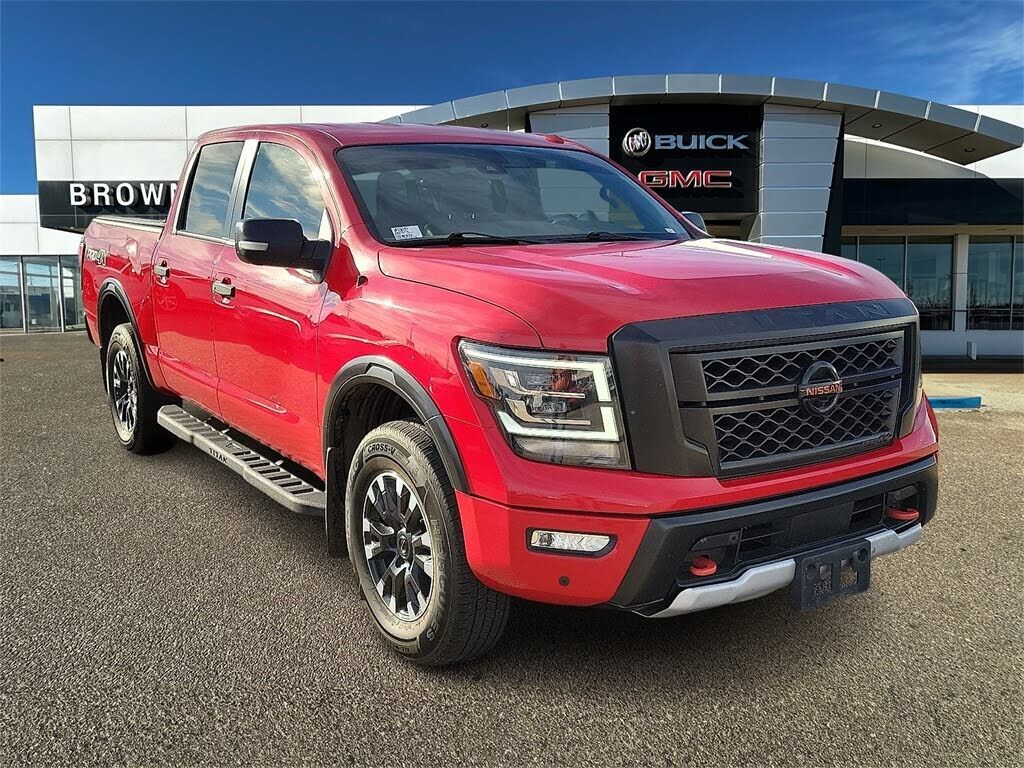 2020 NISSAN Titan