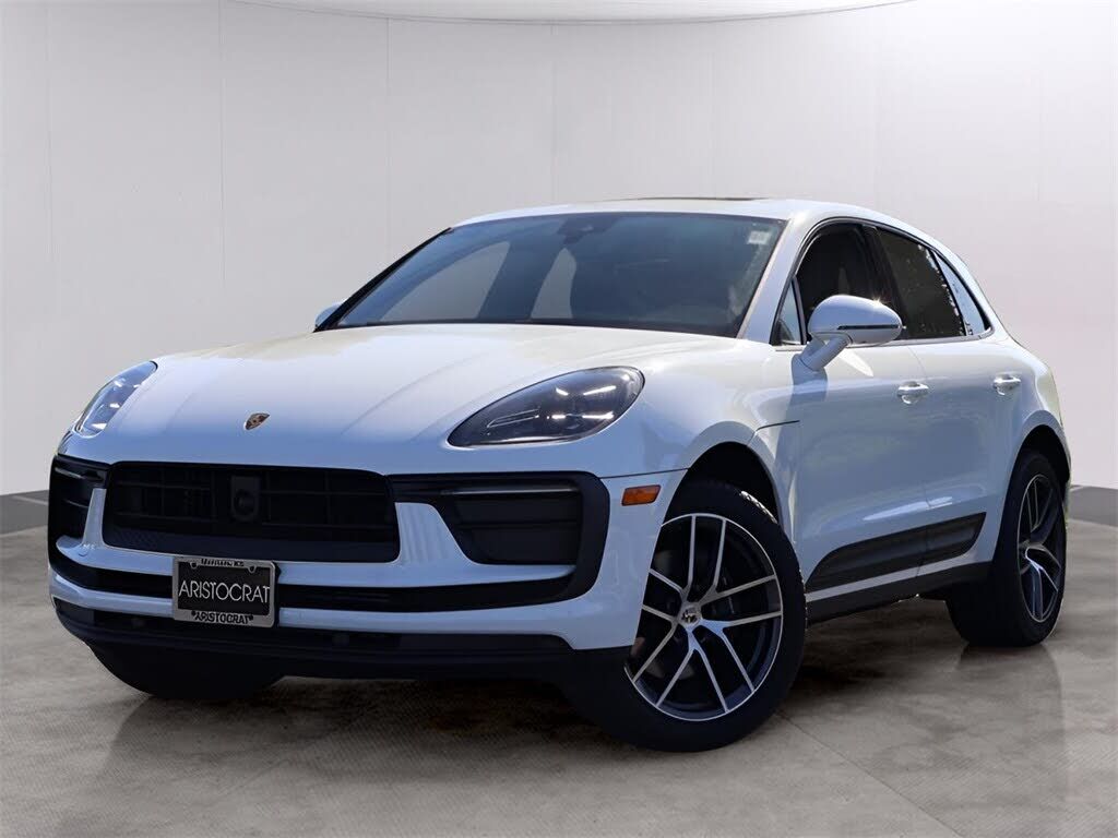 2025 PORSCHE Macan