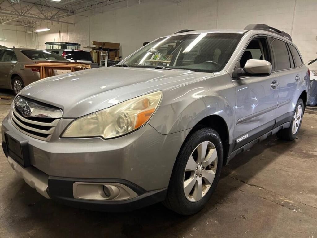 2011 SUBARU Outback