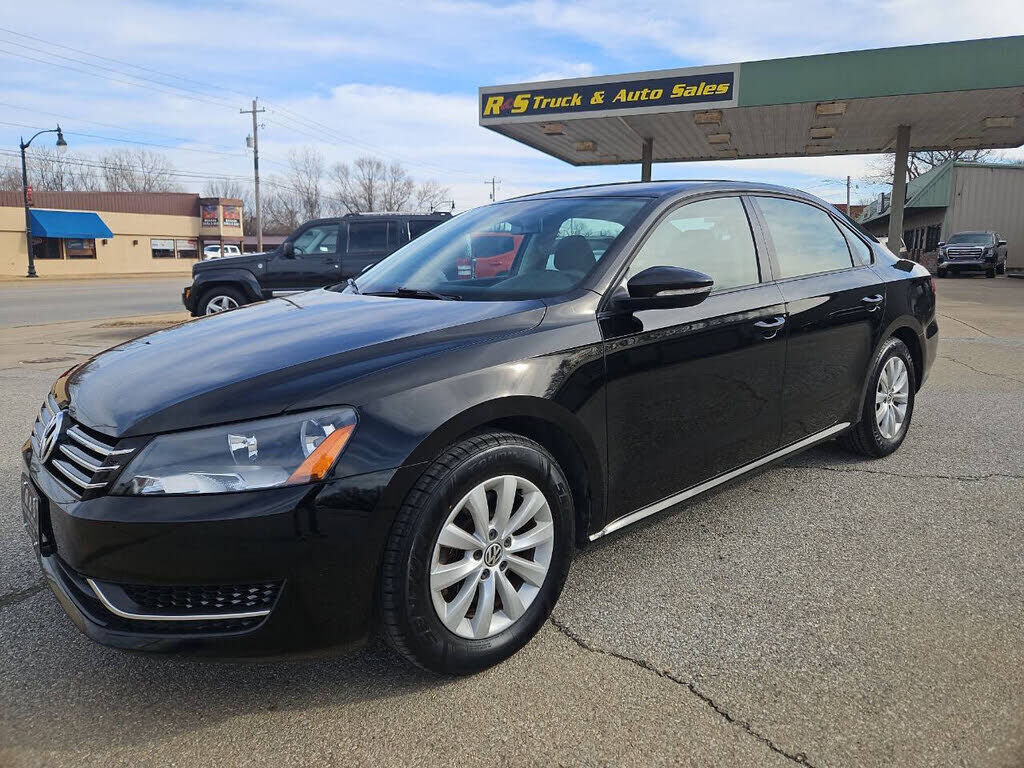 2012 VOLKSWAGEN Passat