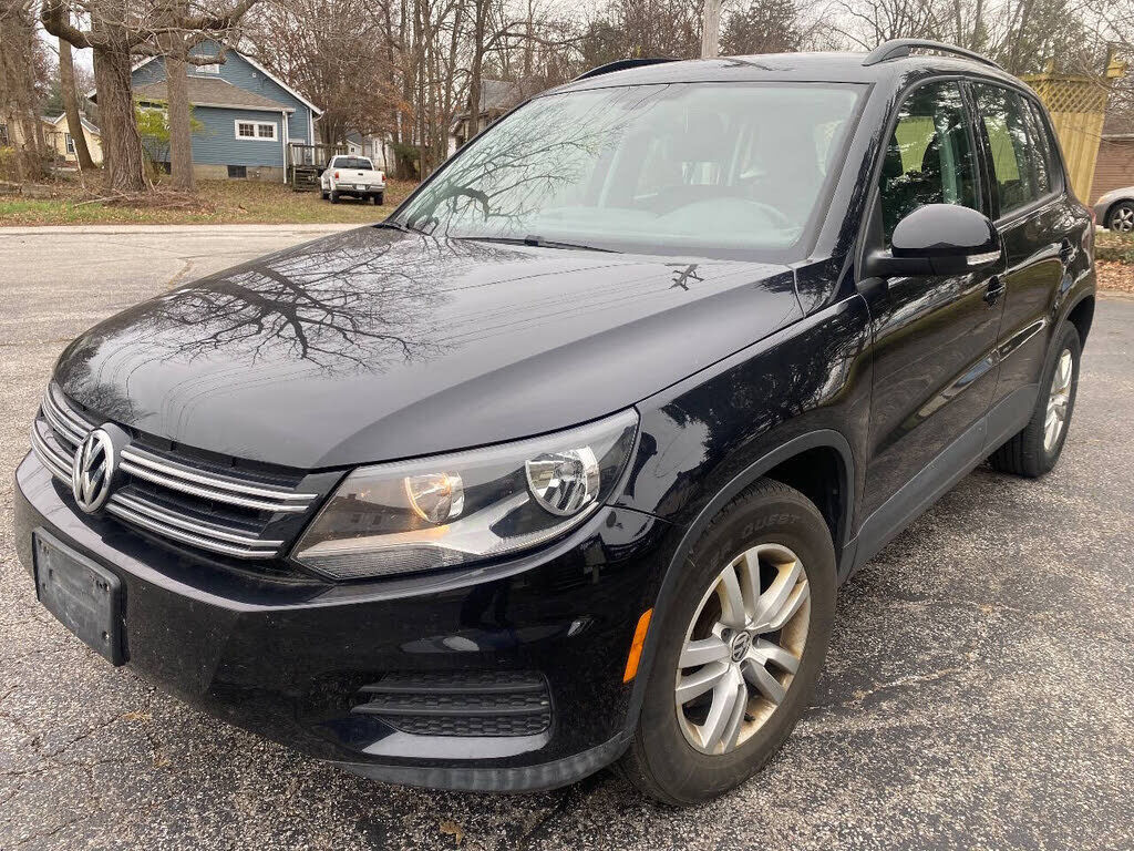 2017 VOLKSWAGEN Tiguan