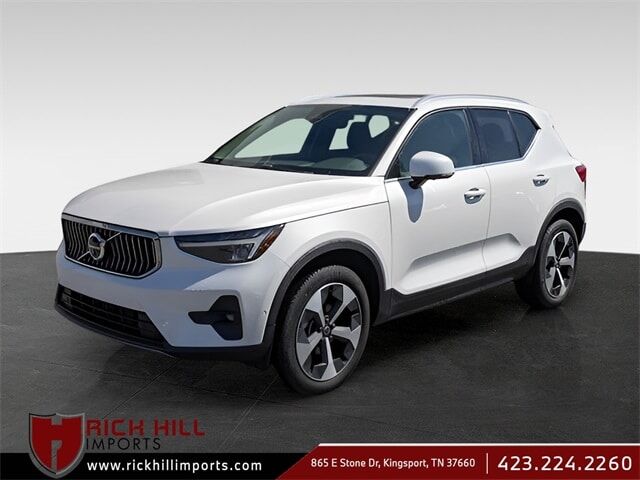 2024 VOLVO XC40