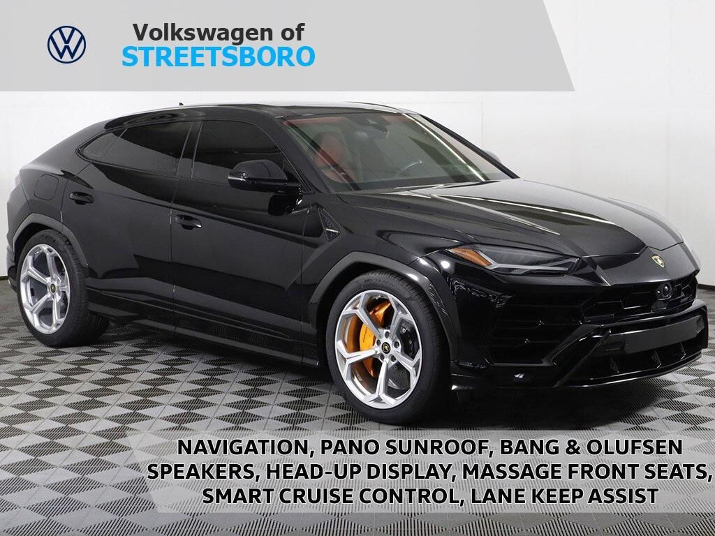 2022 LAMBORGHINI URUS
