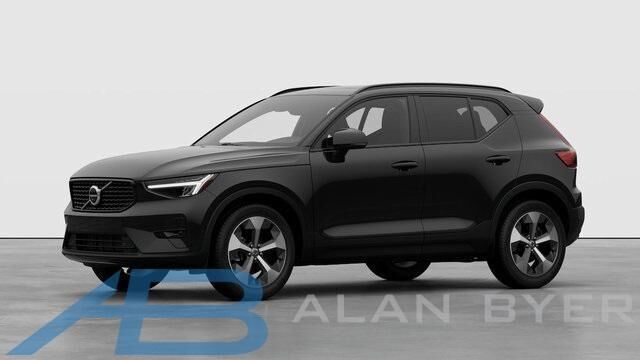 2026 VOLVO XC40