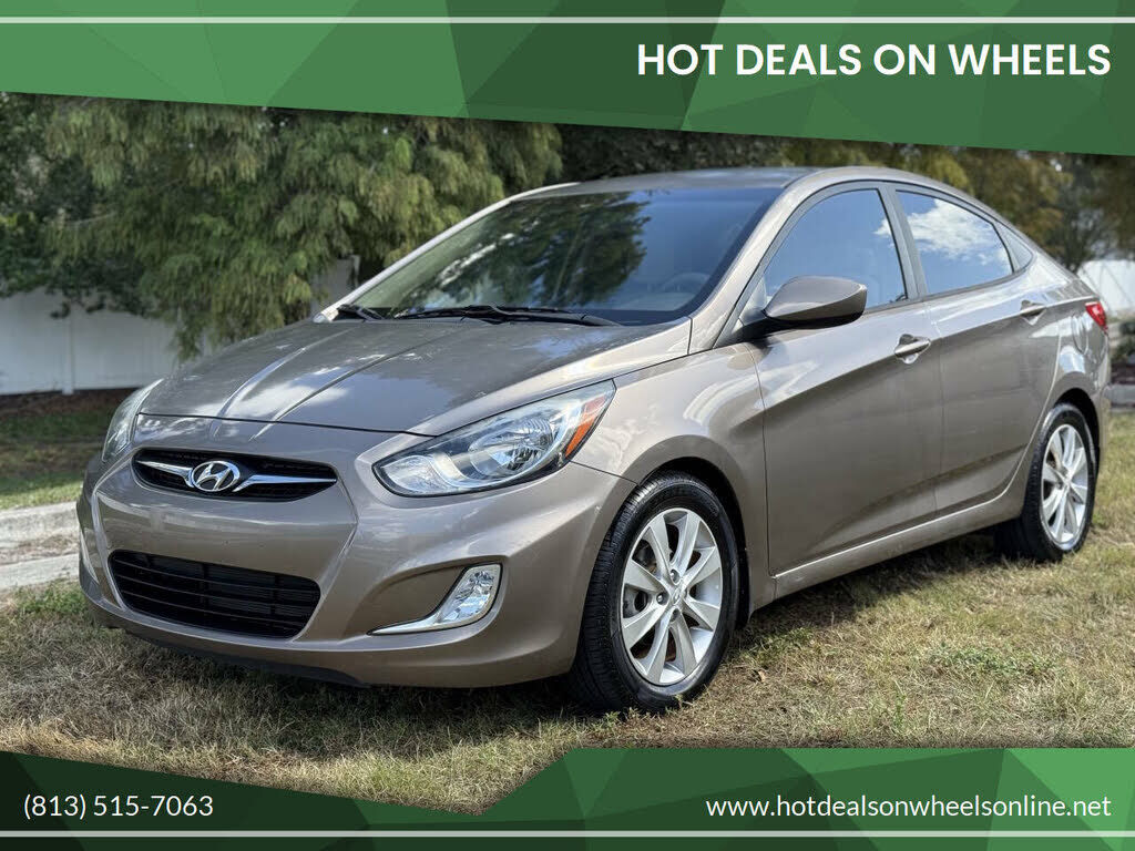 2013 HYUNDAI Accent