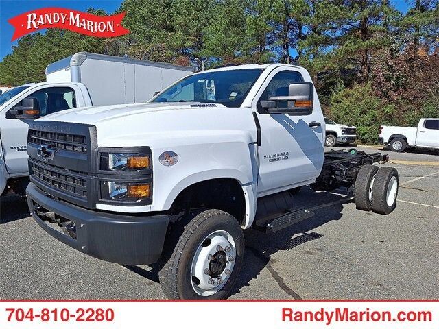 2024 GMC Silverado Medium Duty