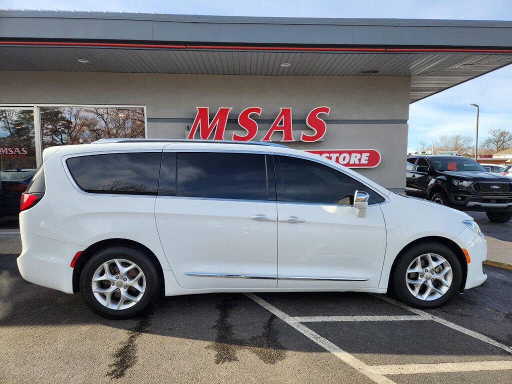 2020 CHRYSLER Pacifica