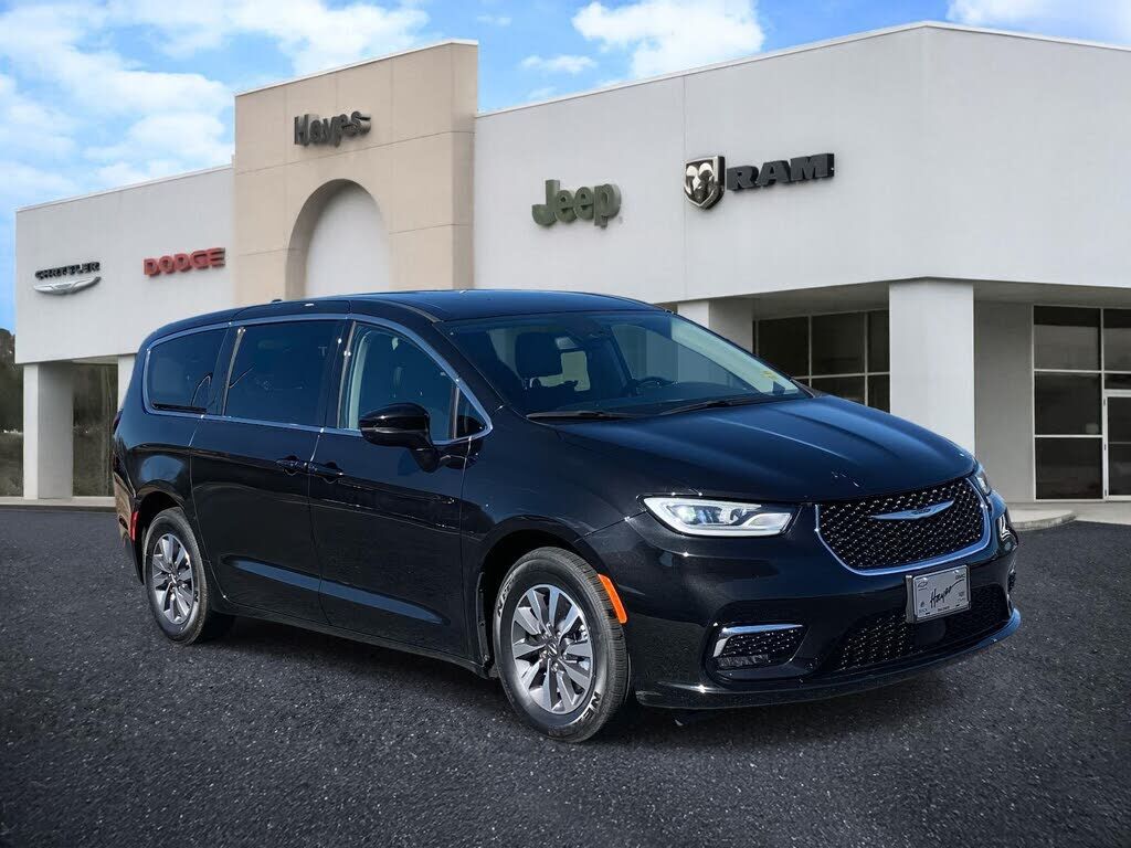 2023 CHRYSLER Pacifica