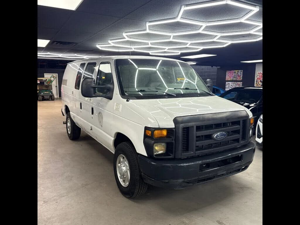 2009 FORD E-350