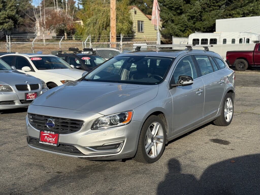 2015 VOLVO V60