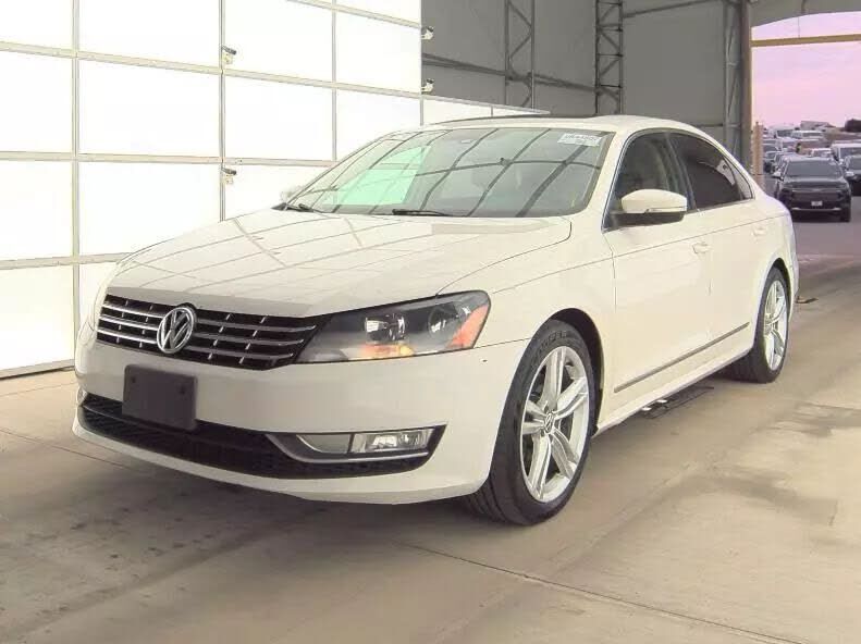 2014 VOLKSWAGEN Passat