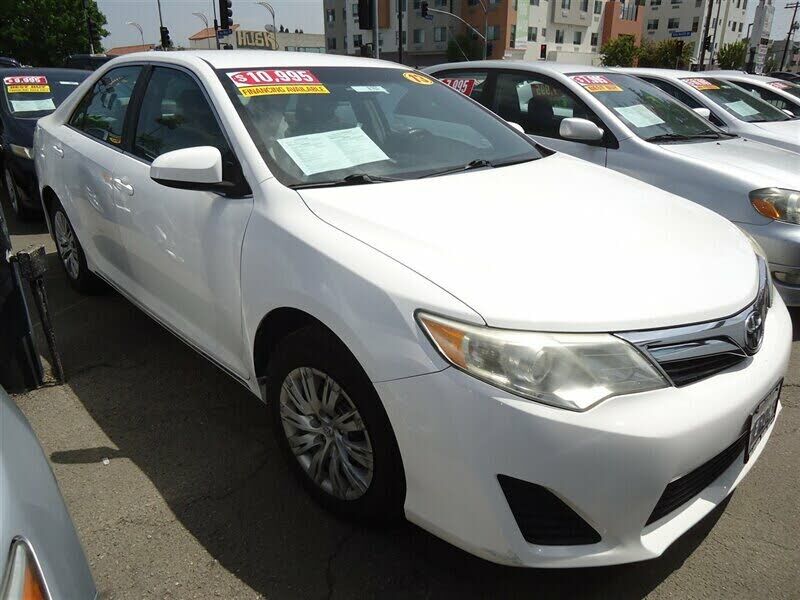 2013 TOYOTA Camry