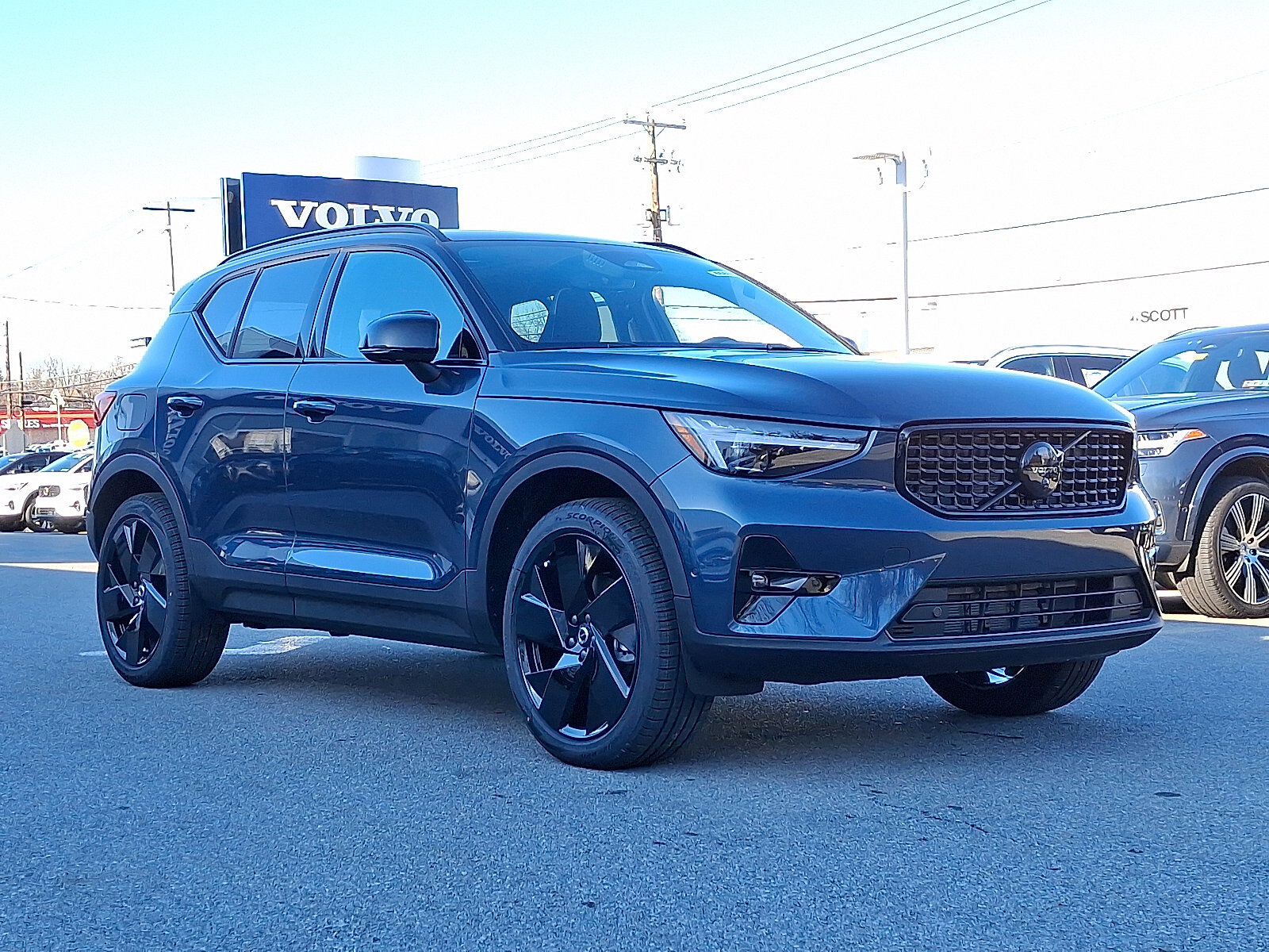 2026 VOLVO XC40