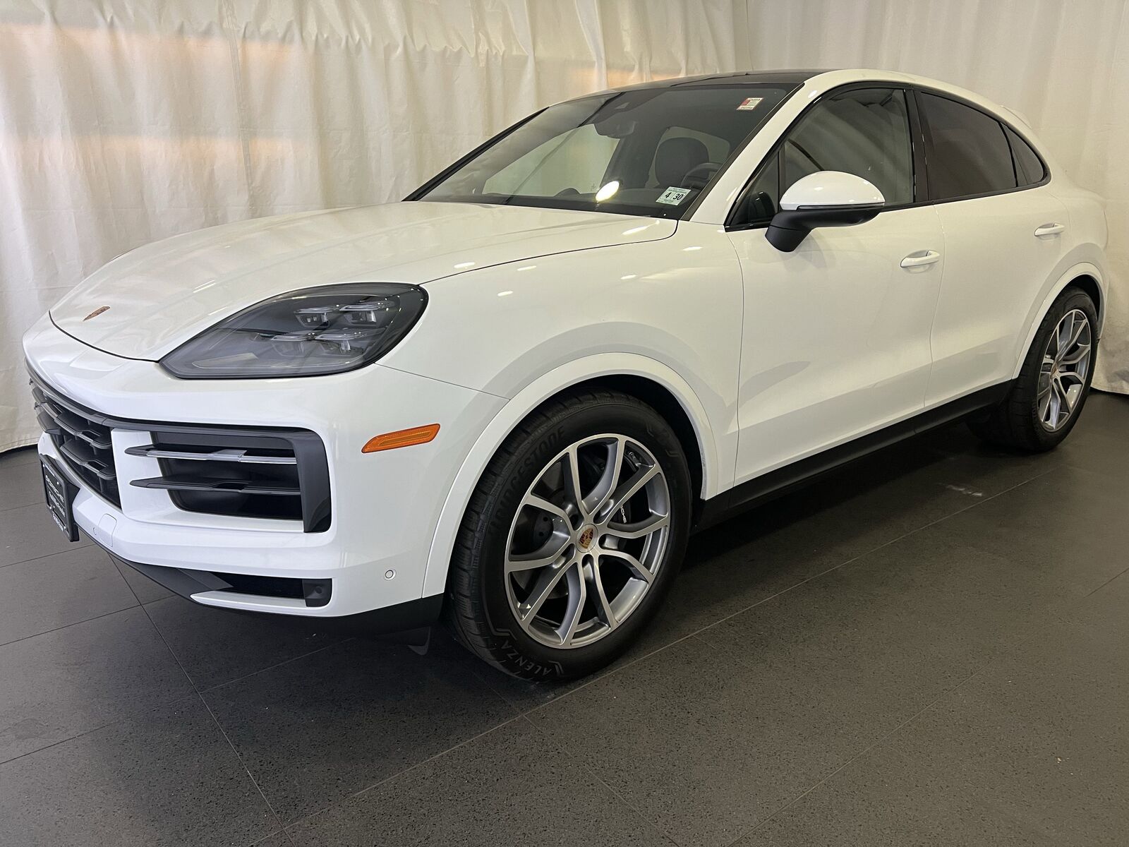 2025 PORSCHE Cayenne