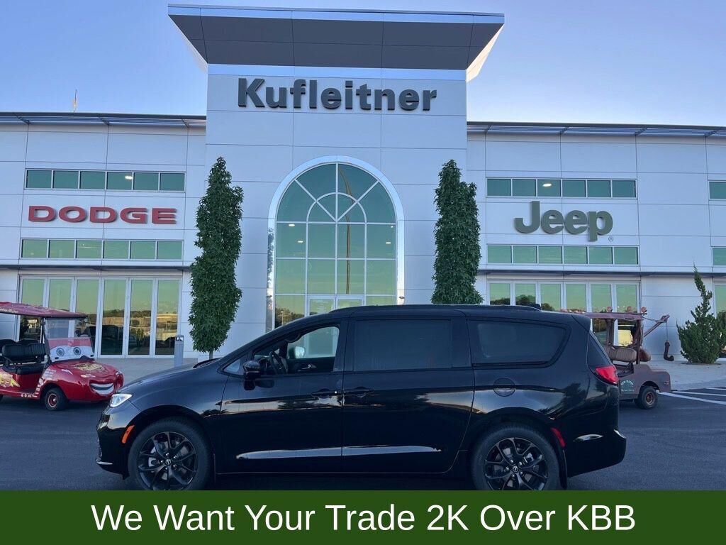 2026 CHRYSLER Pacifica