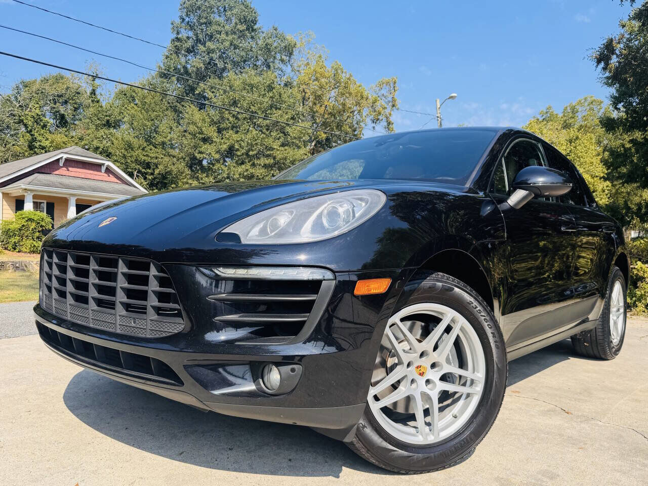 2017 PORSCHE Macan