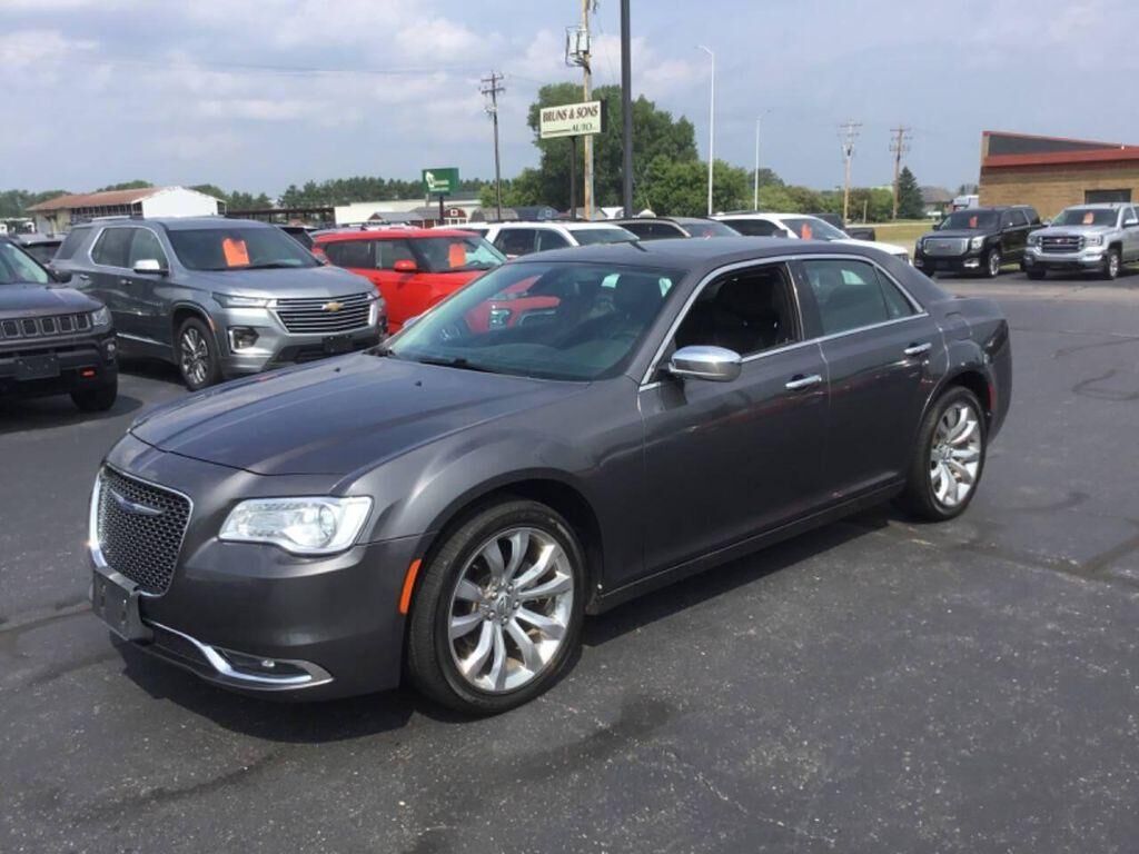 2019 CHRYSLER 300