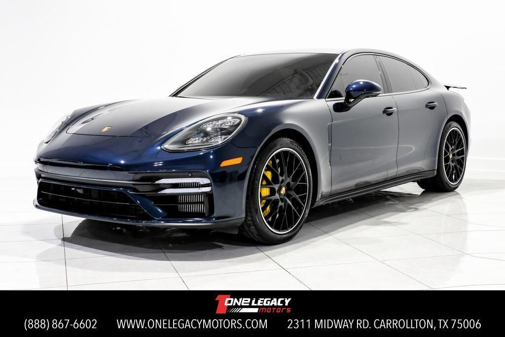 2022 PORSCHE Panamera