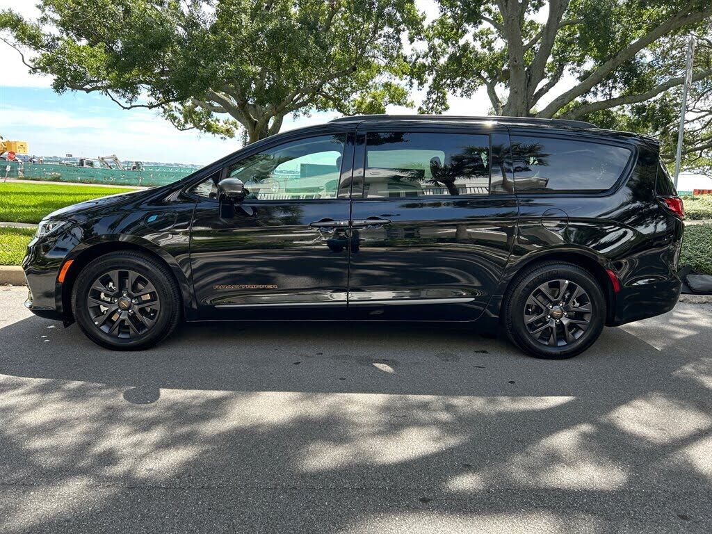 2024 CHRYSLER Pacifica