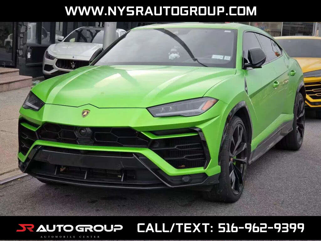 2022 LAMBORGHINI URUS