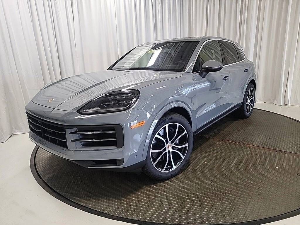 2025 PORSCHE Cayenne