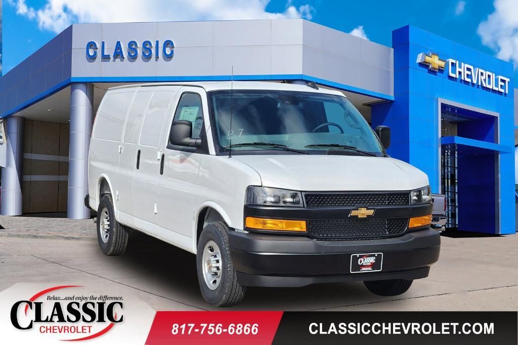2025 CHEVROLET Express