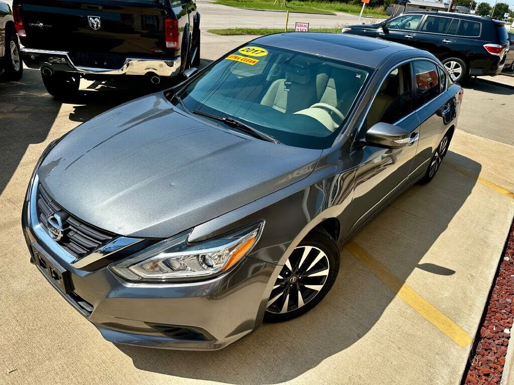 2017 NISSAN Altima