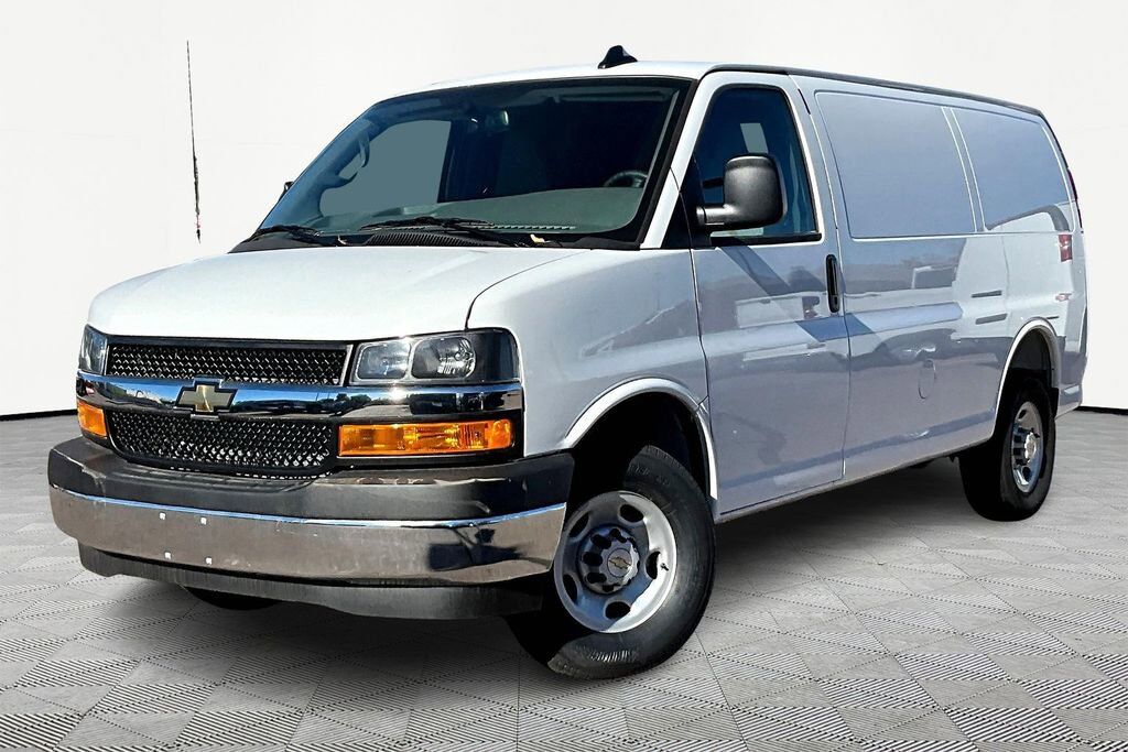 2025 CHEVROLET Express