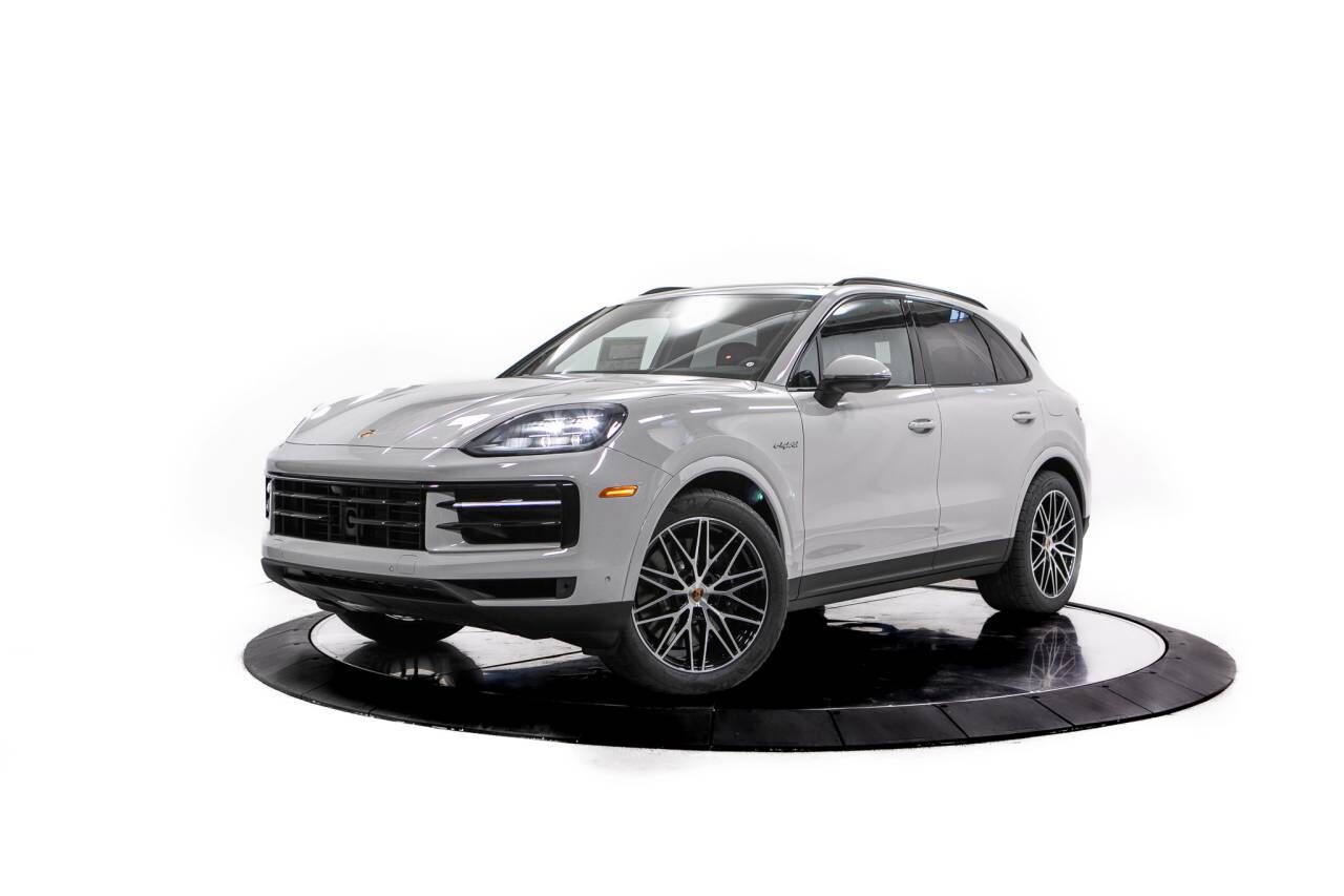 2026 PORSCHE Cayenne