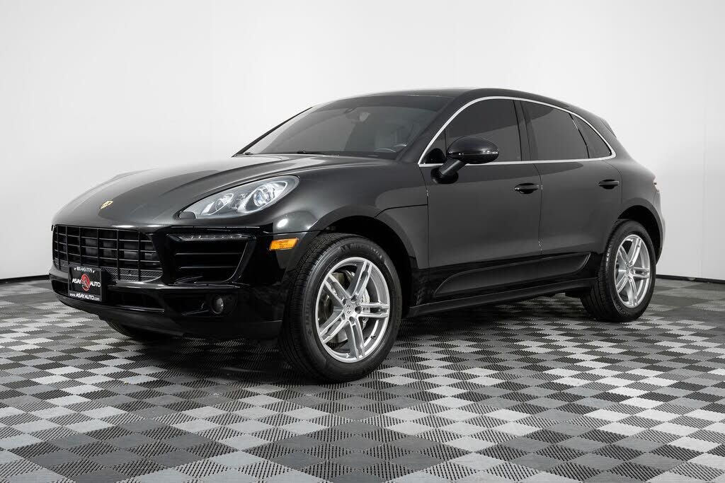 2016 PORSCHE Macan