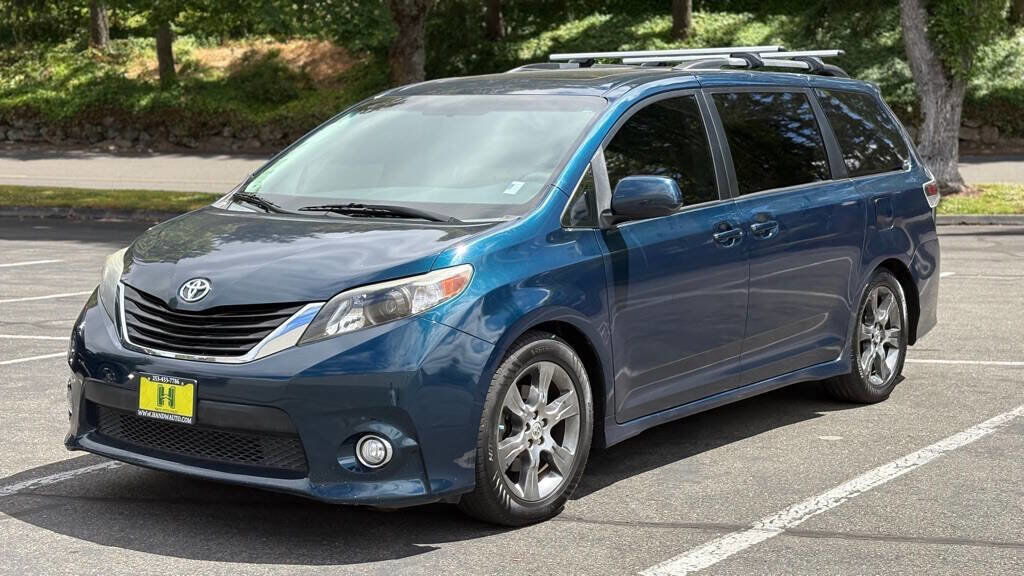 2011 TOYOTA Sienna