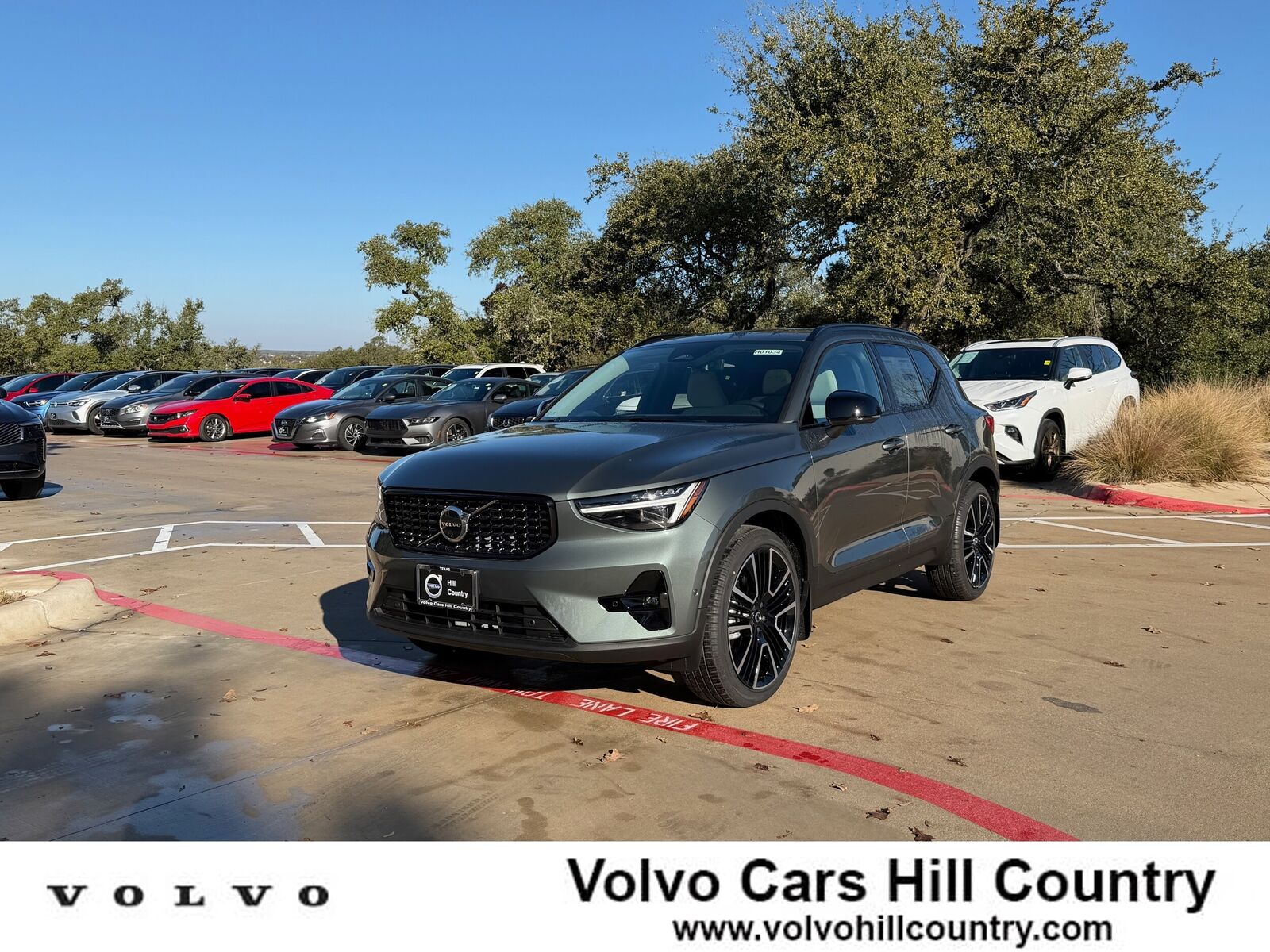 2026 VOLVO XC40