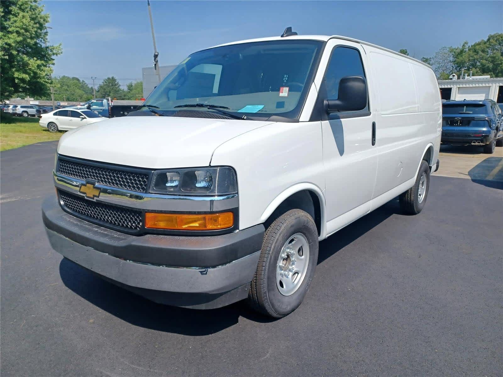 2025 CHEVROLET Express
