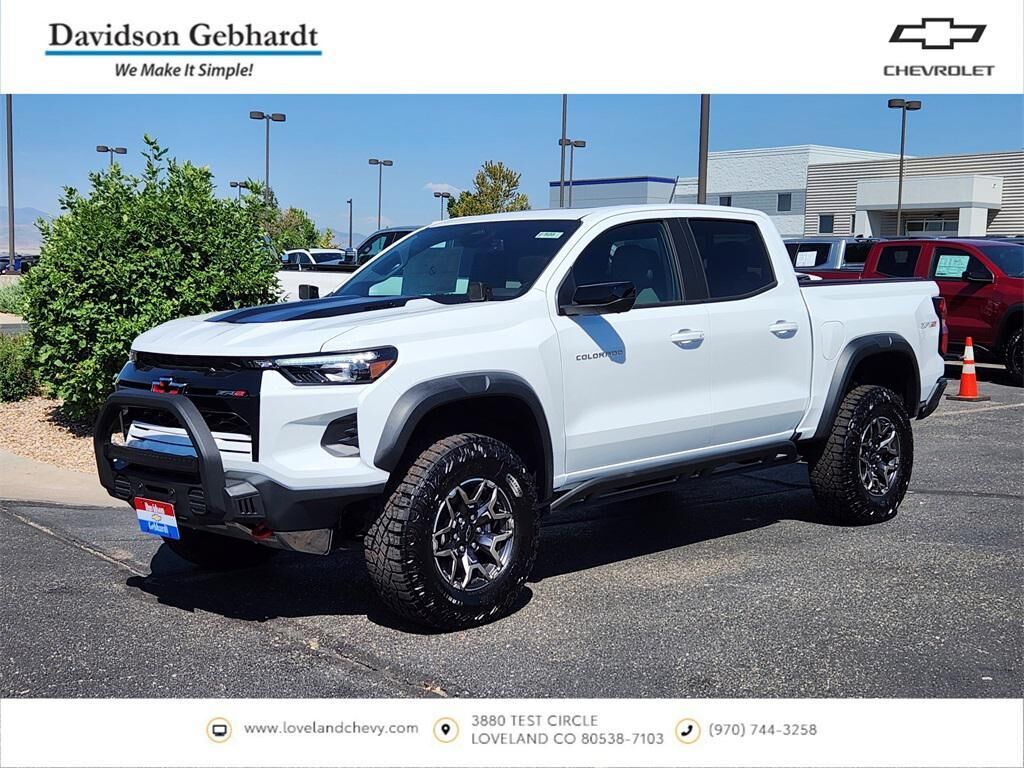 2025 CHEVROLET Colorado