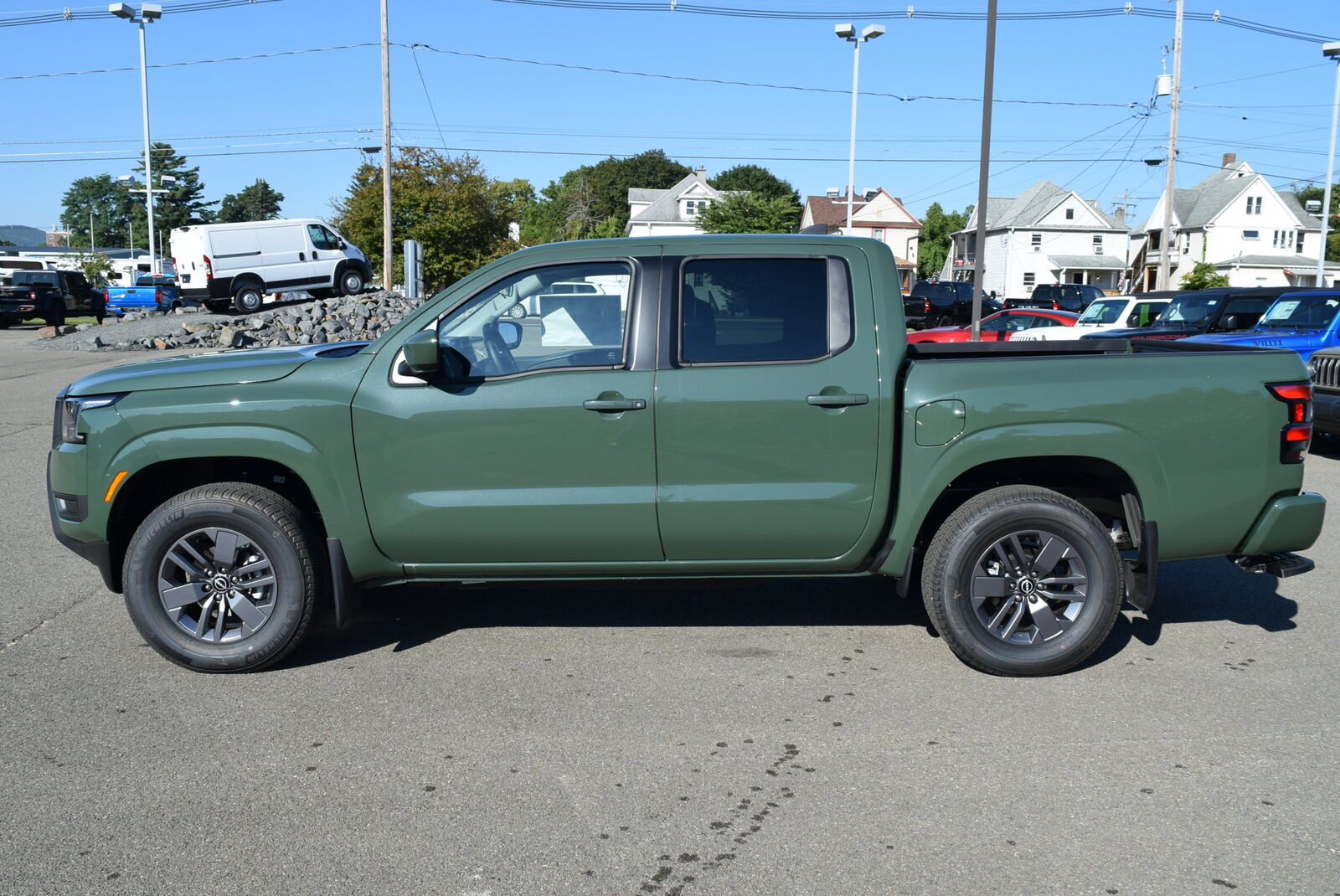 2025 NISSAN Frontier