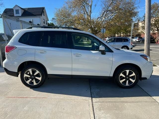2018 SUBARU Forester