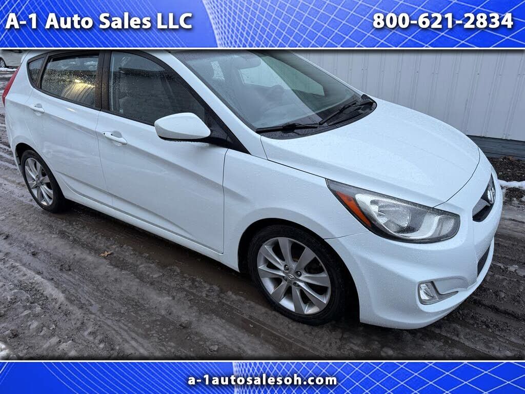 2012 HYUNDAI Accent