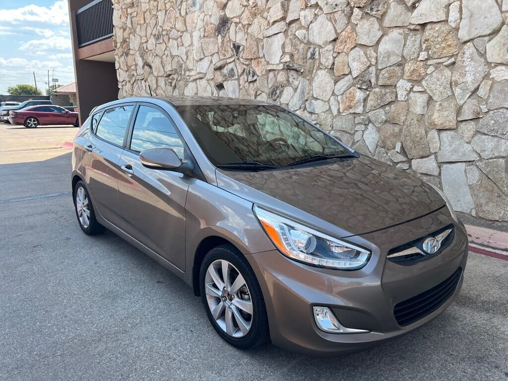 2014 HYUNDAI Accent