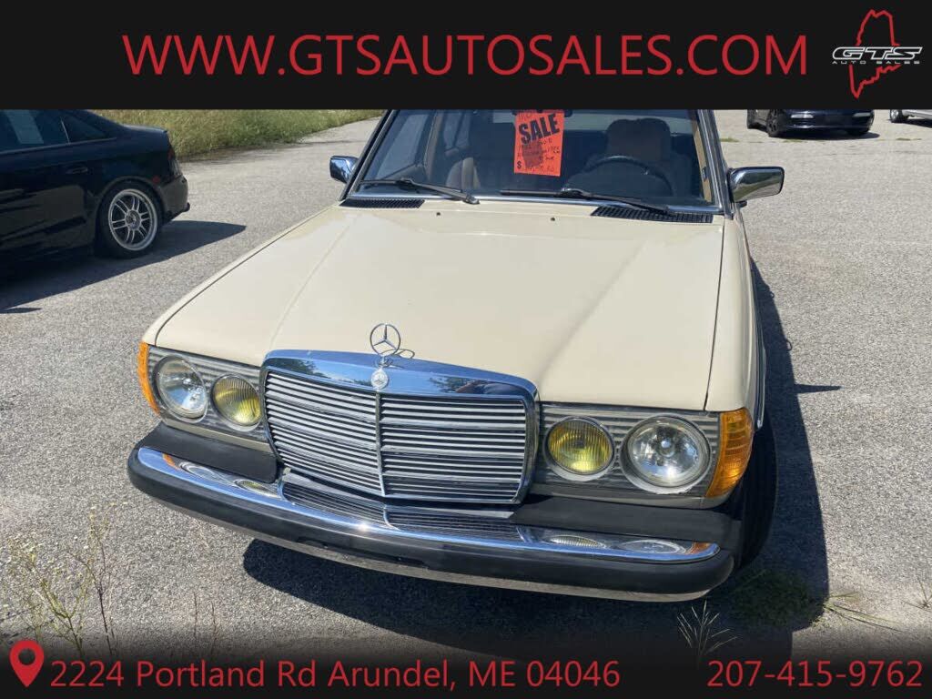 1983 MERCEDES-BENZ 240