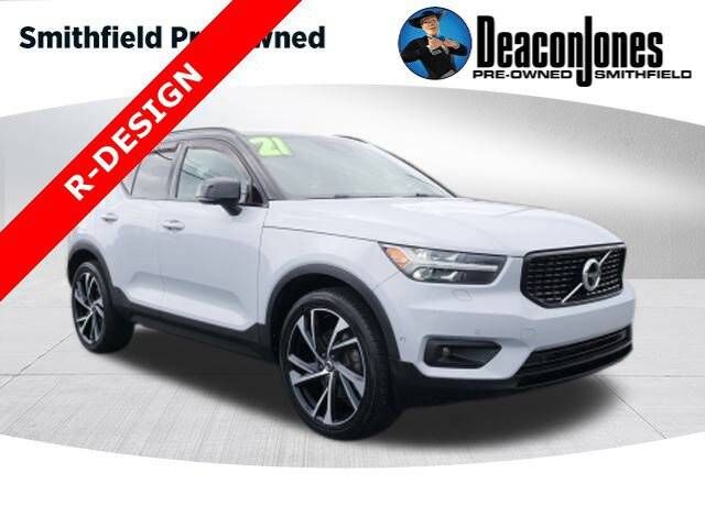 2021 VOLVO XC40