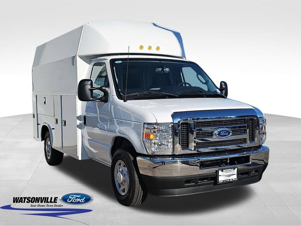 2025 FORD E-350