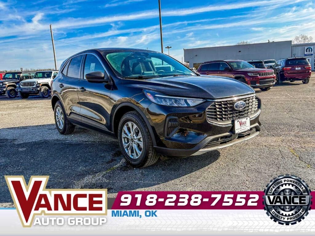 2024 FORD Escape