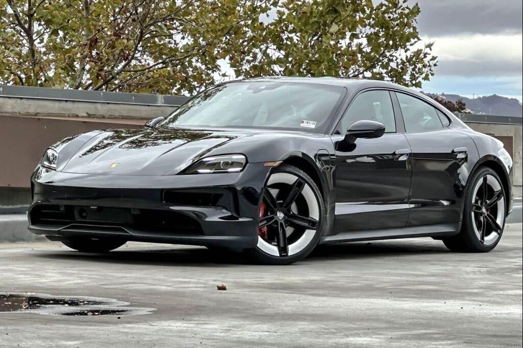 2025 PORSCHE Taycan