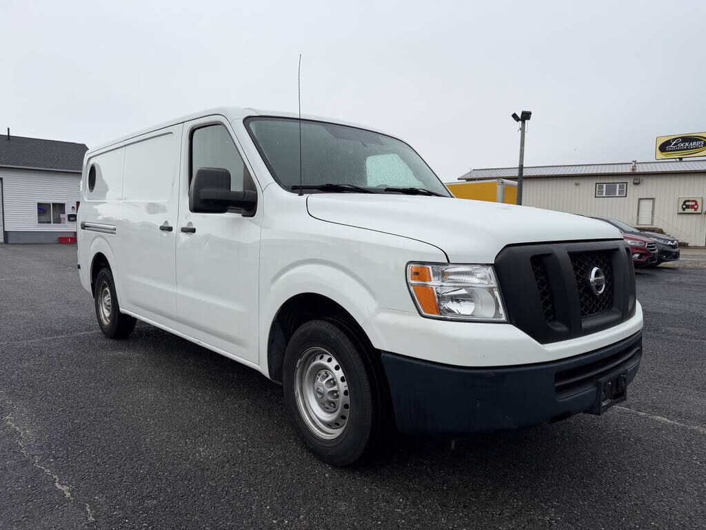 2017 NISSAN NV