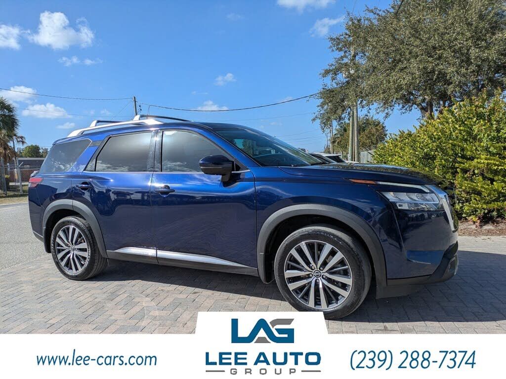 2022 NISSAN Pathfinder